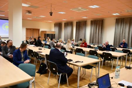 Uczestnicy konferencji Archiwa rodzinne. Wspólne dziedzictwo i wspólne problemy, Toruń 6.12.2023